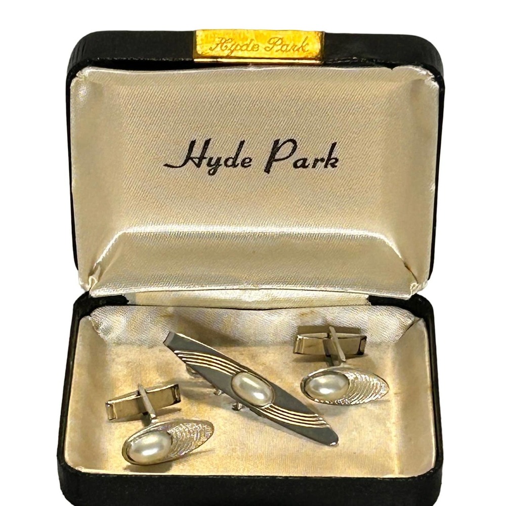Vintage Hyde Park Tie Clip and‎ Cuff Links NIB